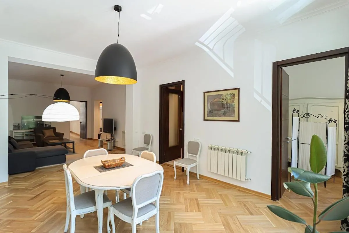 Apartment Stylish 3Br Apt Near Mziuri Park - By Wehost Tbilisi